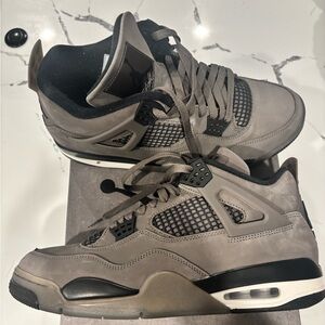 Air Jordan 4 Retro